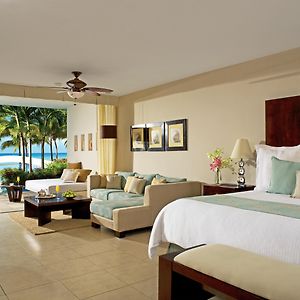 Junior Suite Swim Up Ocean View